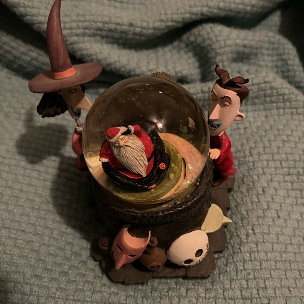 Disney's Nightmare Before Christmas RETIRED Lock Shock & Barrel Snow Globe Read